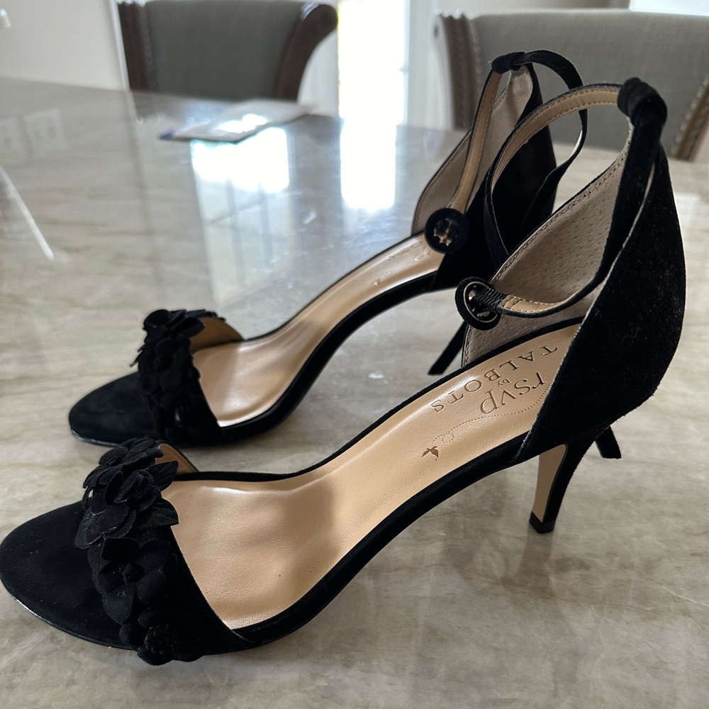 Black Strappy heels black size 9.5 new condition